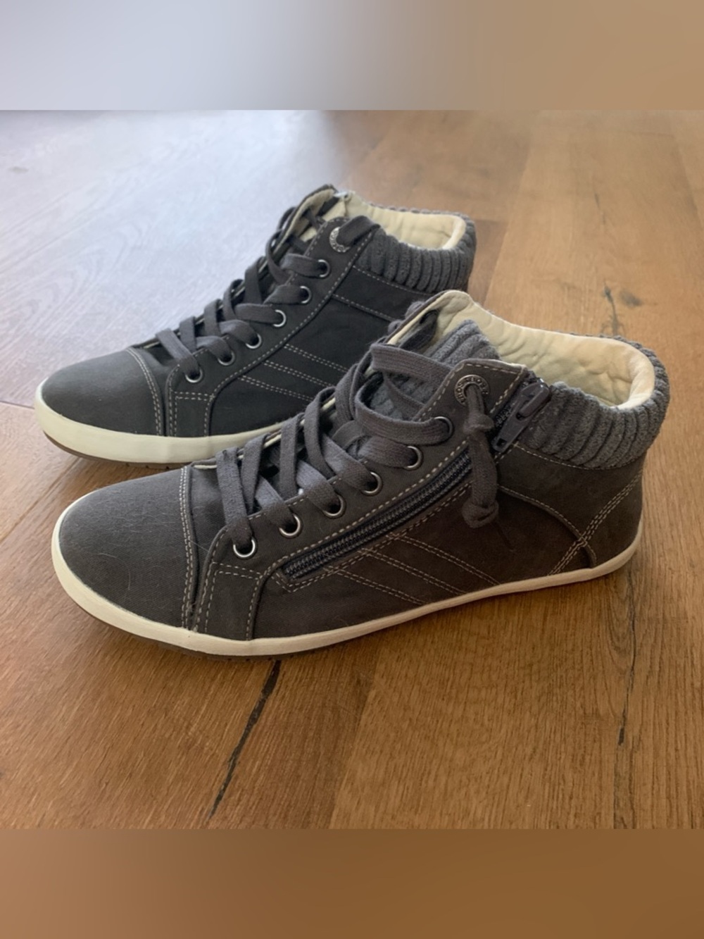 Taos - Stardup Mid Top Sneakers, Graphite Grey, Women’s 7.5 - Picture 2 of 9